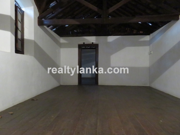 Well Maintained Colonial House In Galle
